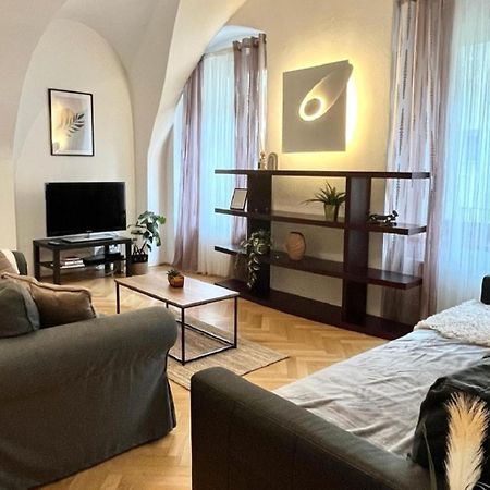 Apartment Sophie - Old Town Братислава Экстерьер фото